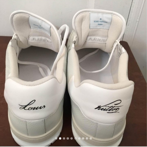 LOUIS VUITTON PARIS AUTHENTIC SNEAKER with the series number VL0230 15. - Picture 9 of 10